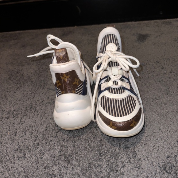 Loui Vuitton - Picture 3 of 7